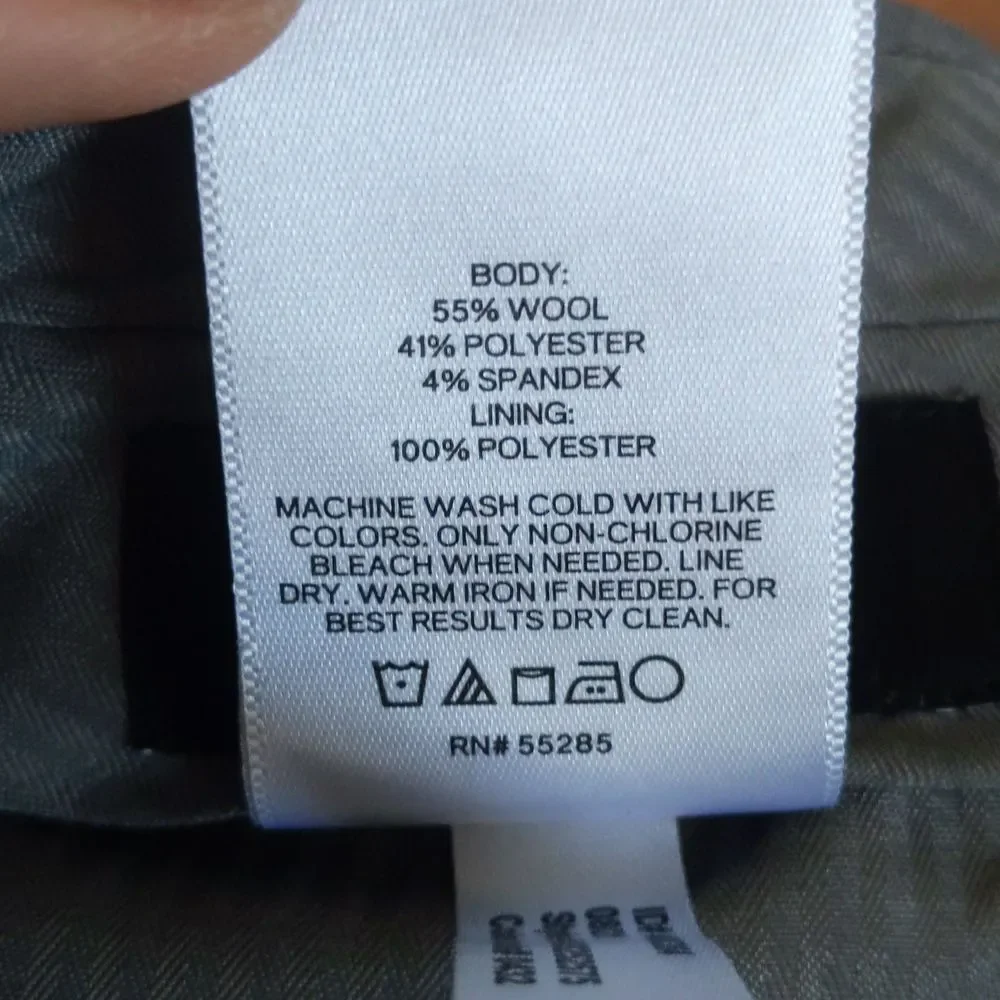 Express Men's medium gray suit, Extra Slim, jacket size 44, pants 32x34, EUC